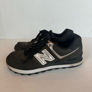 Vintage woman’s 574 new balance, tennis shoes